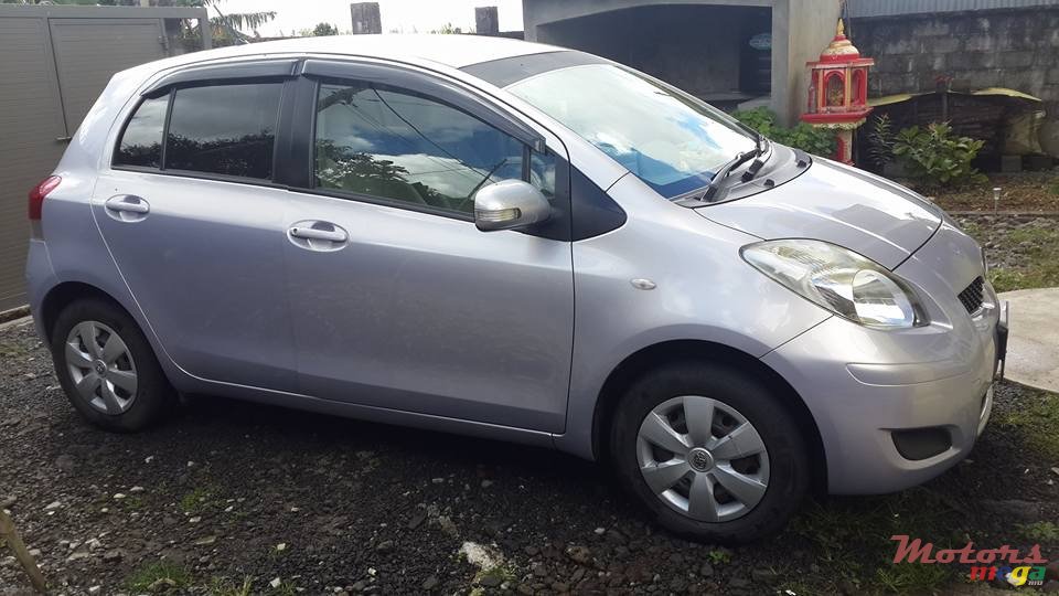 2010' Toyota Vitz photo #5