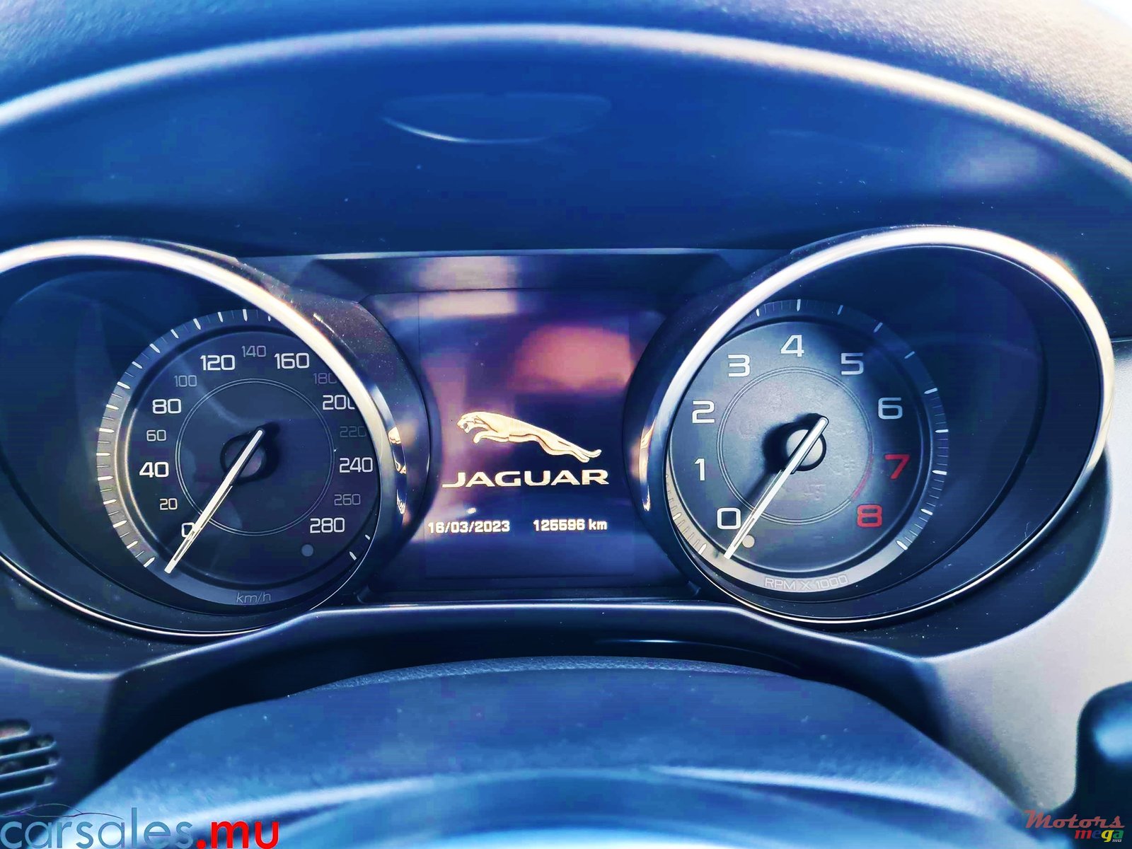 2016' Jaguar XE 25t R-Sport photo #7