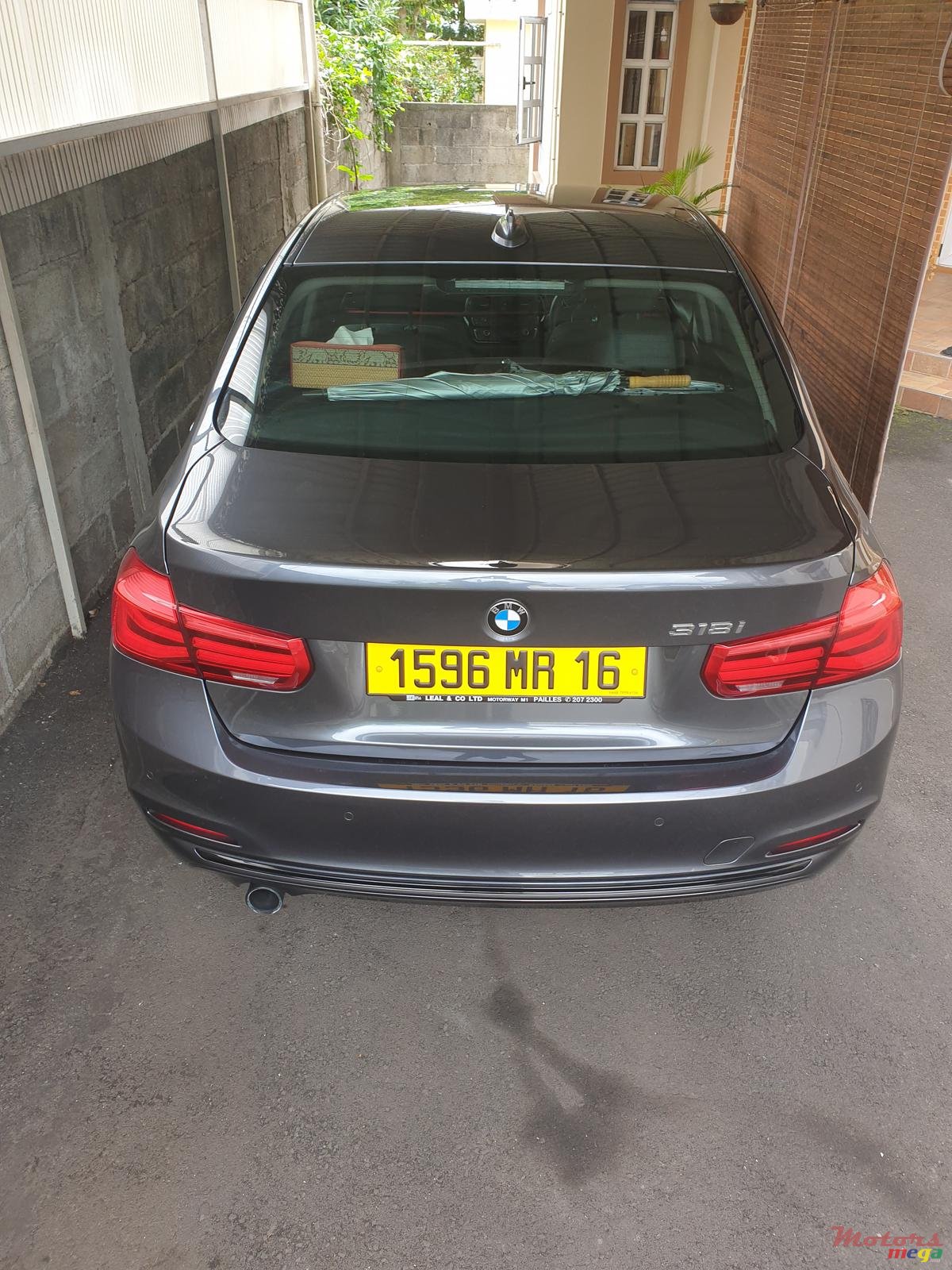 2016' BMW 318 photo #5