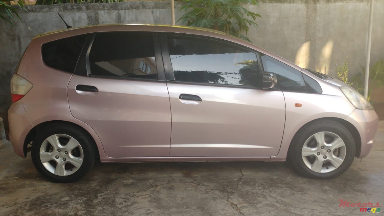 2009' Honda Jazz photo #2