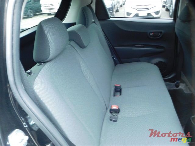 2014' Toyota Vitz photo #5