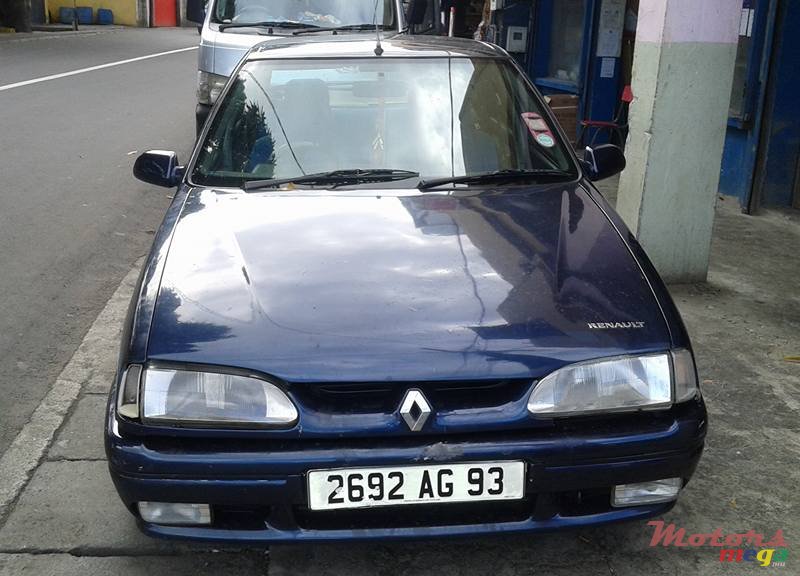 1993' Renault 19 photo #2