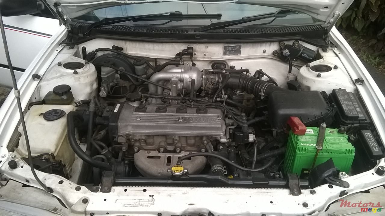 2002' Toyota Corolla spoiler..CD player etc photo #3