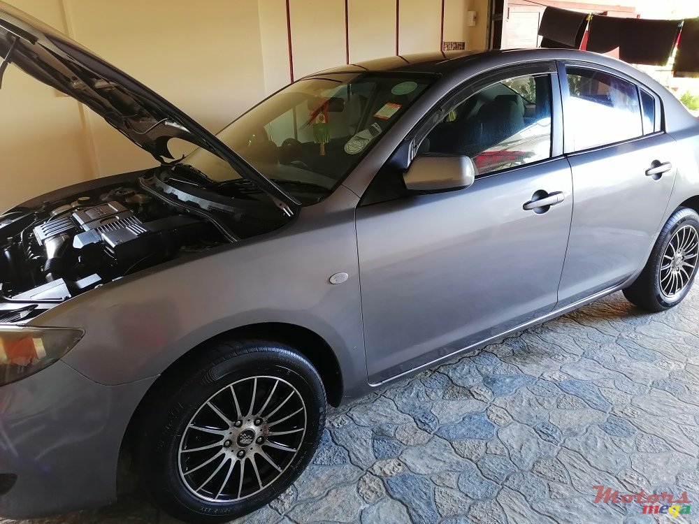 2004' Mazda 3 photo #4