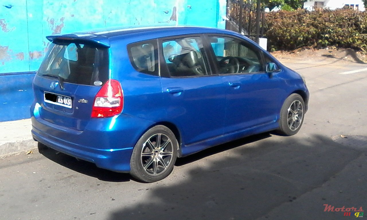2003' Honda Fit photo #1