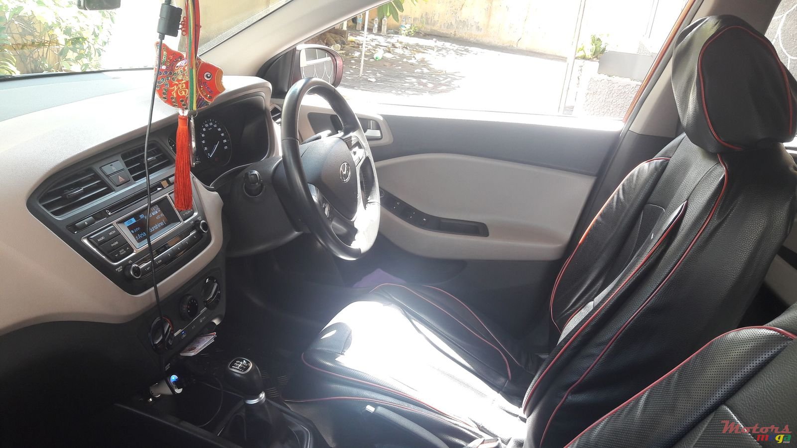 2015' Hyundai i20 photo #4