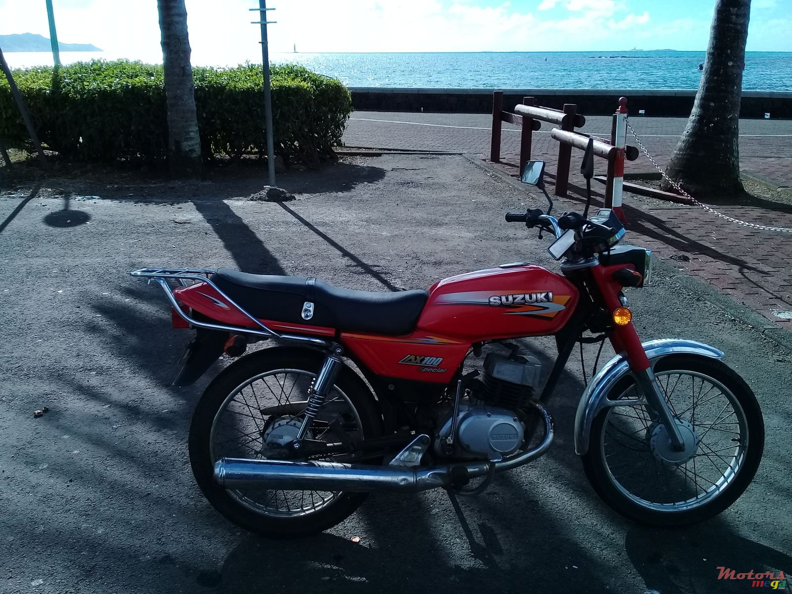 2011' Suzuki photo #1