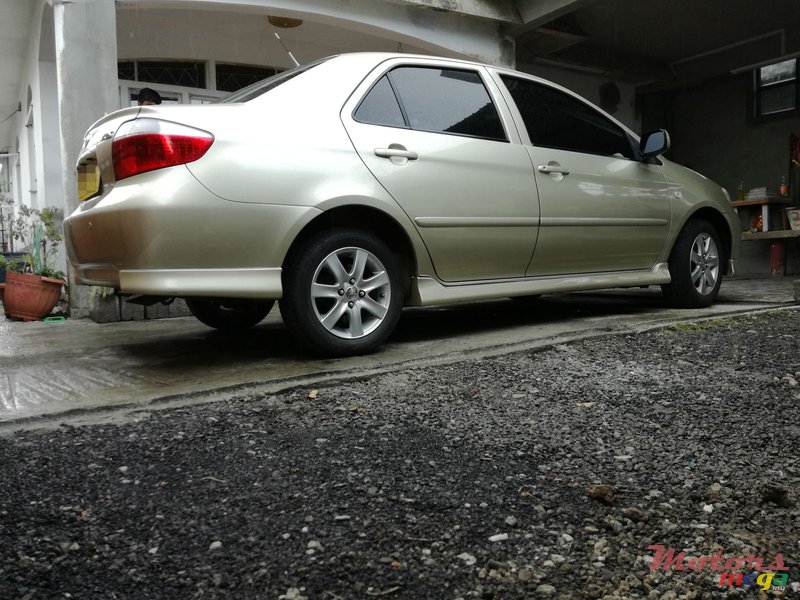 2004' Toyota Corolla Vios photo #6