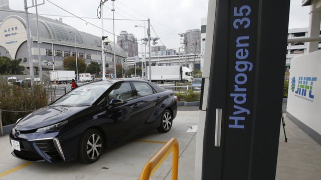 Tokyo Wants 6k Fuel-Cell Cars from Toyota and Honda for 2020 Olympics