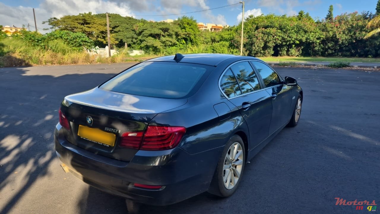 2016' BMW 5 Series photo #1