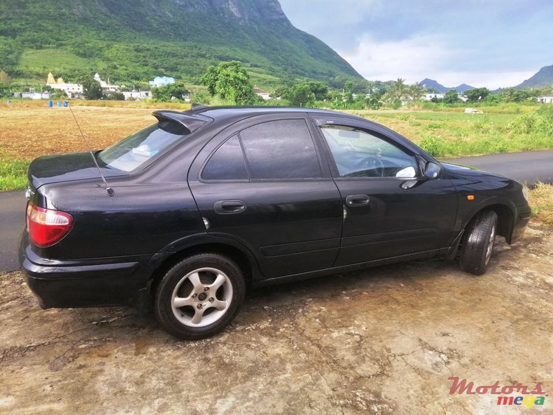 2003' Nissan Sunny photo #1