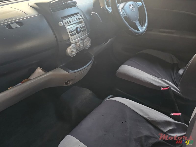 2005' Toyota Passo photo #3