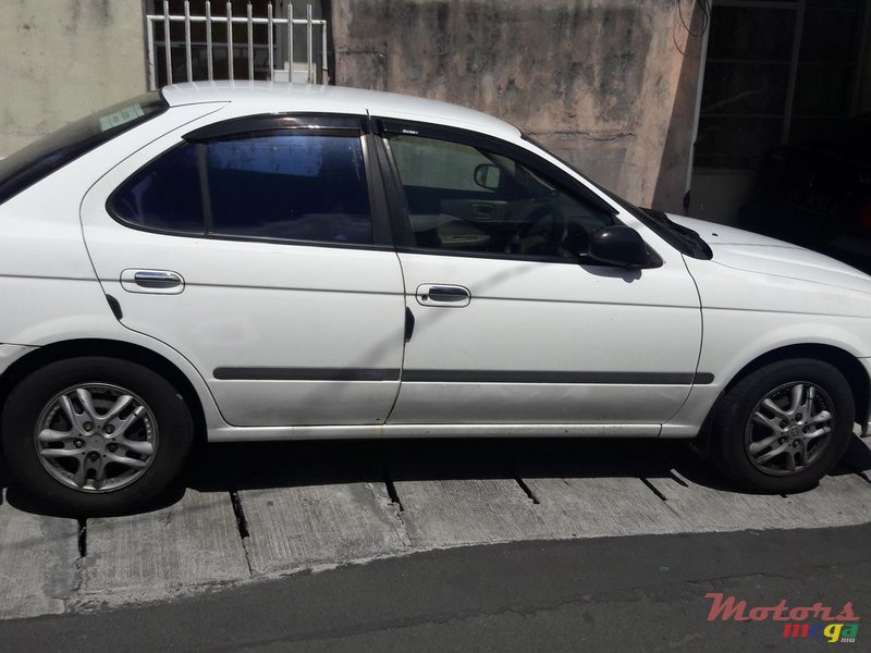 2000' Nissan Sunny b15 white photo #1