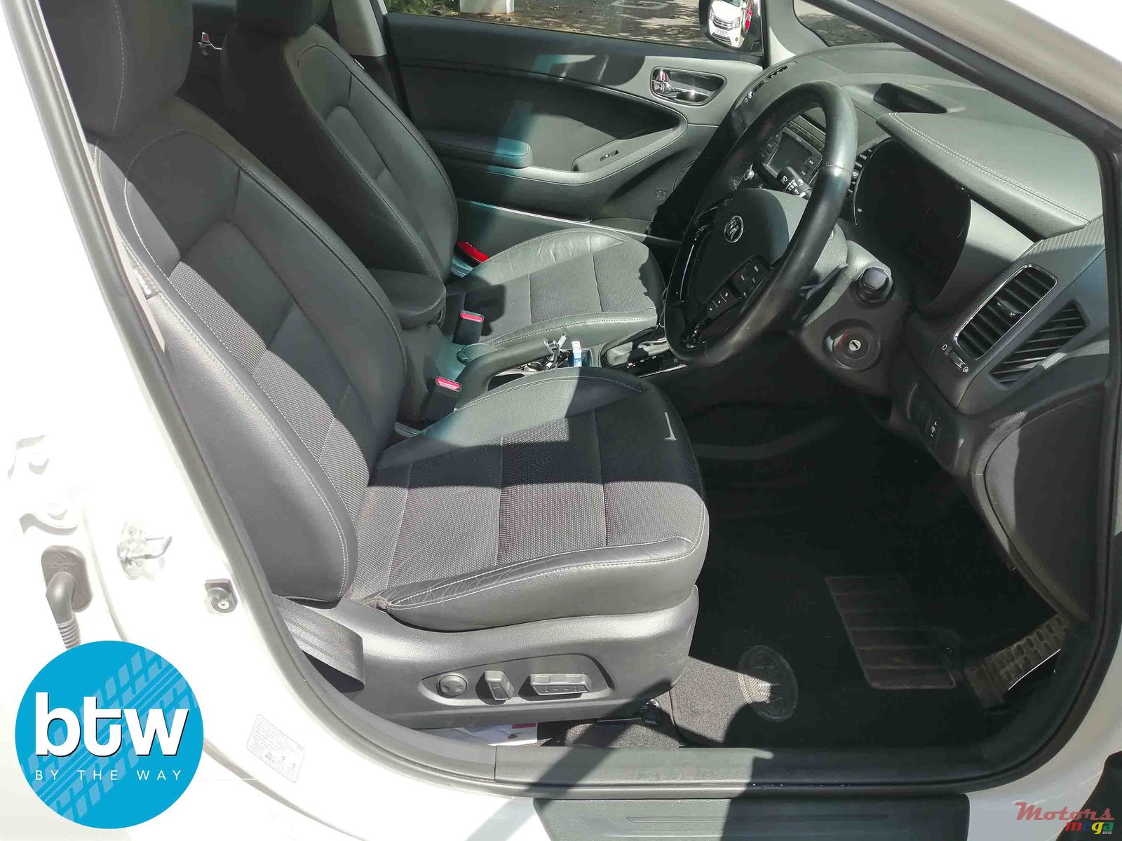 2017' Kia Cerato SX PACK photo #5