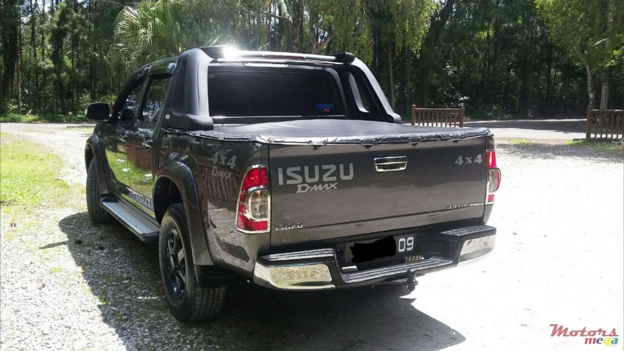 2009' Isuzu D-Max 4x4 3.0 photo #2