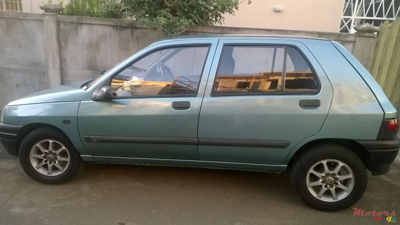 1997' Renault Clio photo #1
