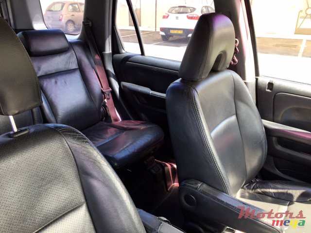 2005' Honda CR-V photo #3