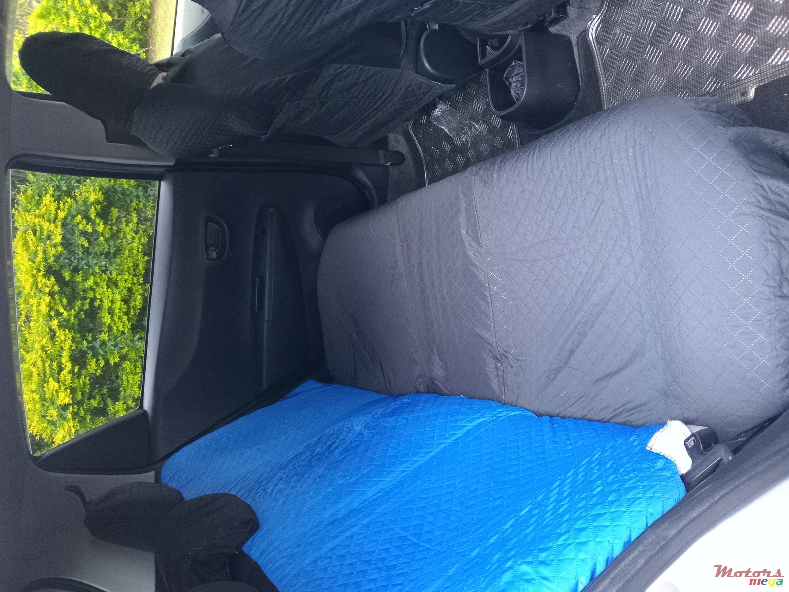 2014' Toyota Vitz photo #5