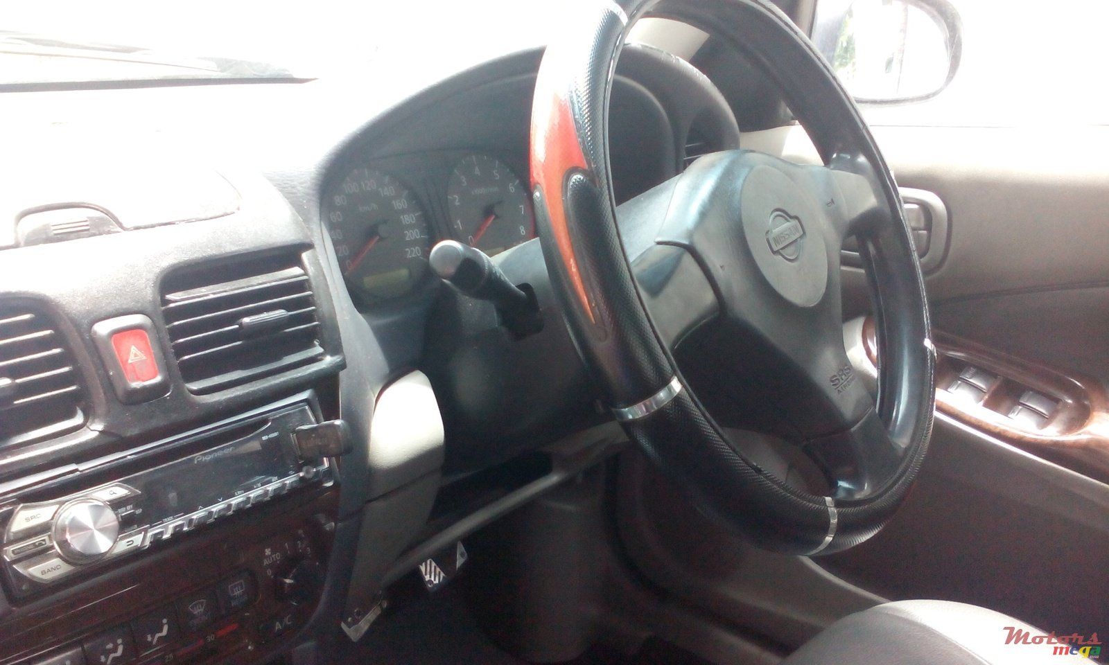 2001' Nissan Sunny photo #3