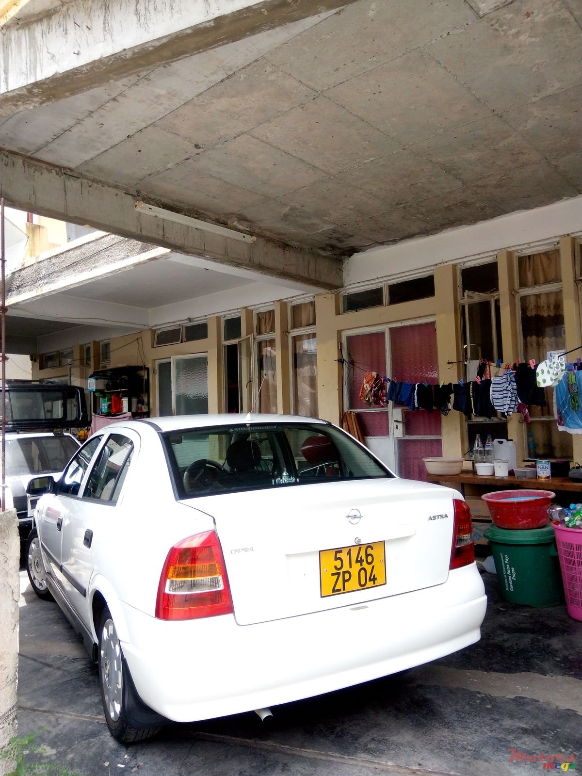 2004' Opel Astra photo #1