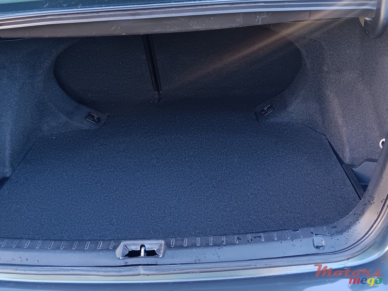 2007' Toyota Avensis photo #5