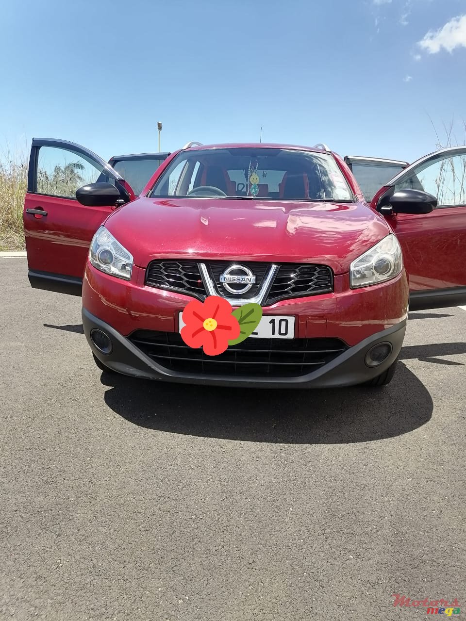 2010' Nissan Qashqai+2 photo #3