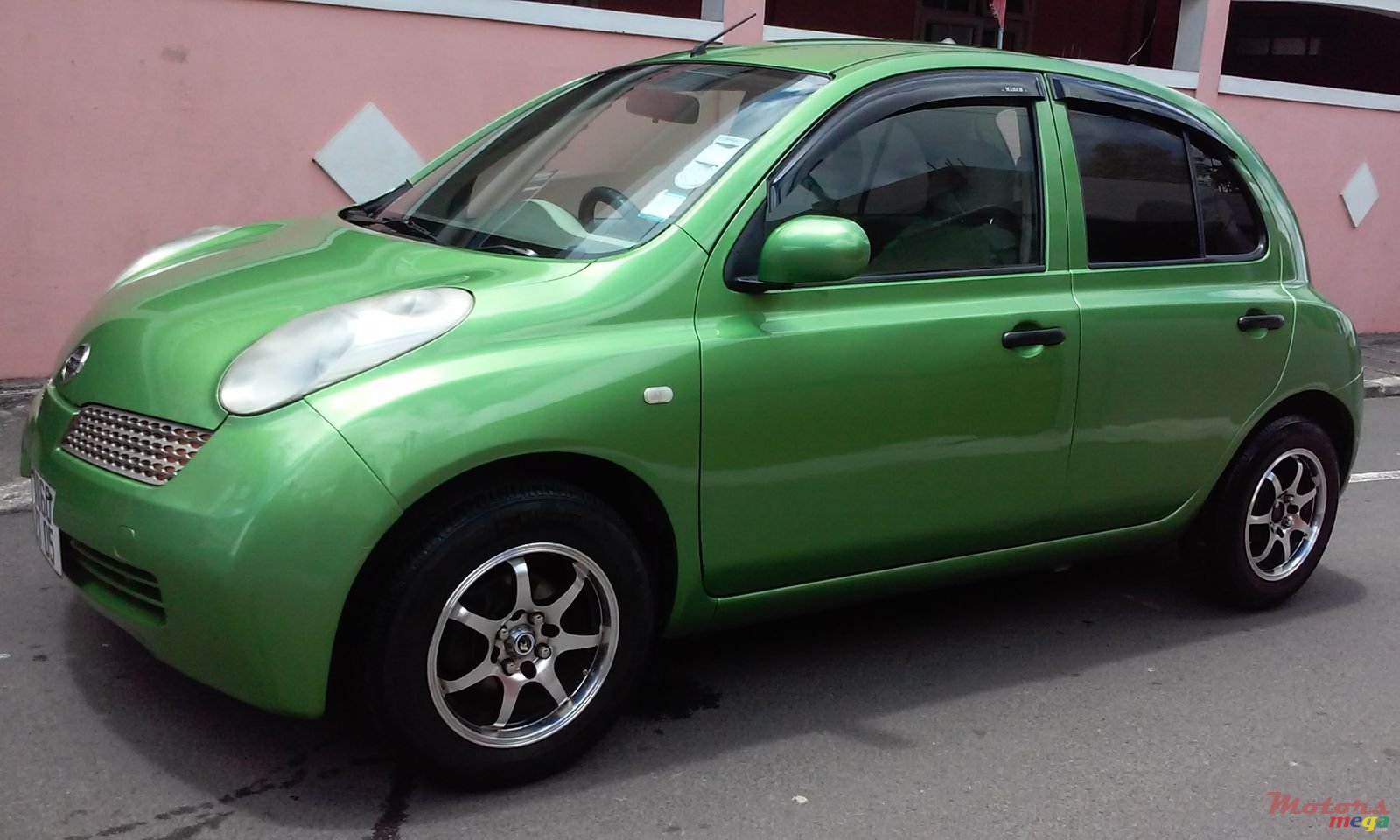 2005' Nissan Ak 12 Automatic photo #1