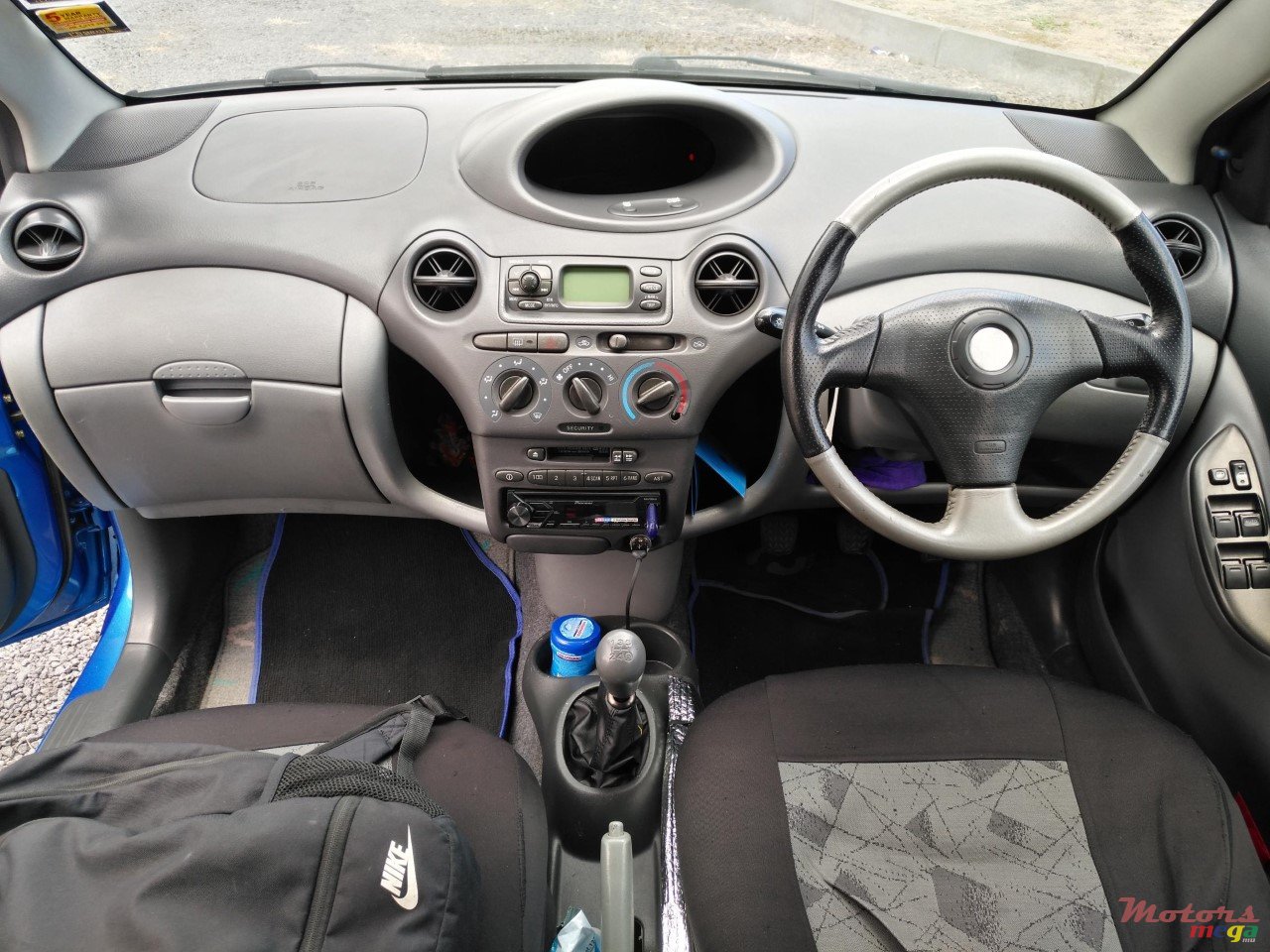 2001' Toyota Vitz photo #6