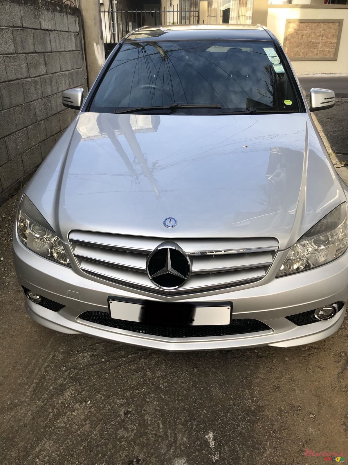 2009' Mercedes-Benz C-Class photo #1