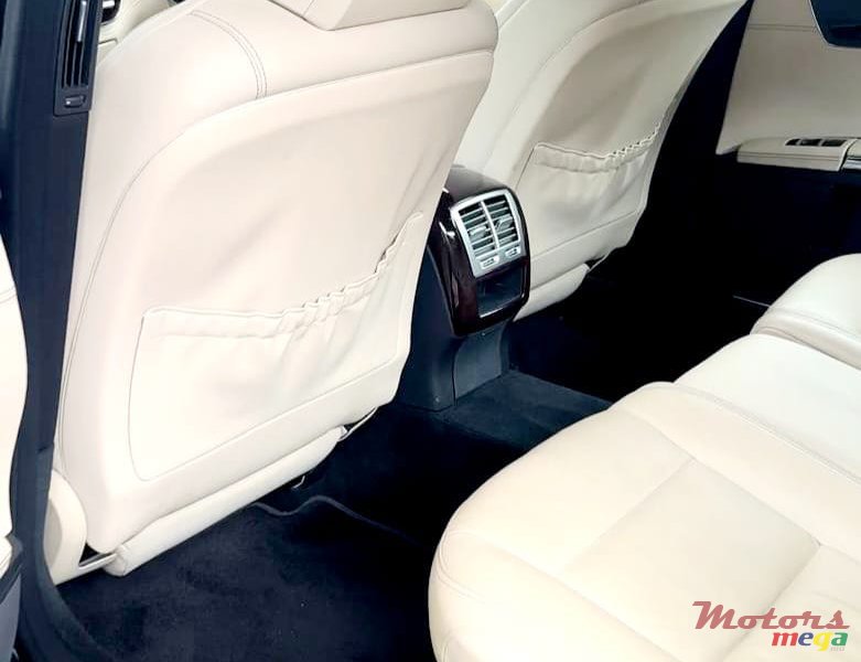 2012' Mercedes-Benz S 350 photo #7