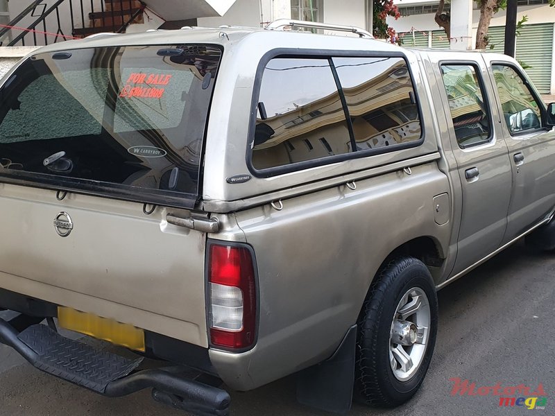 2004' Nissan D/cab 4x2 photo #3