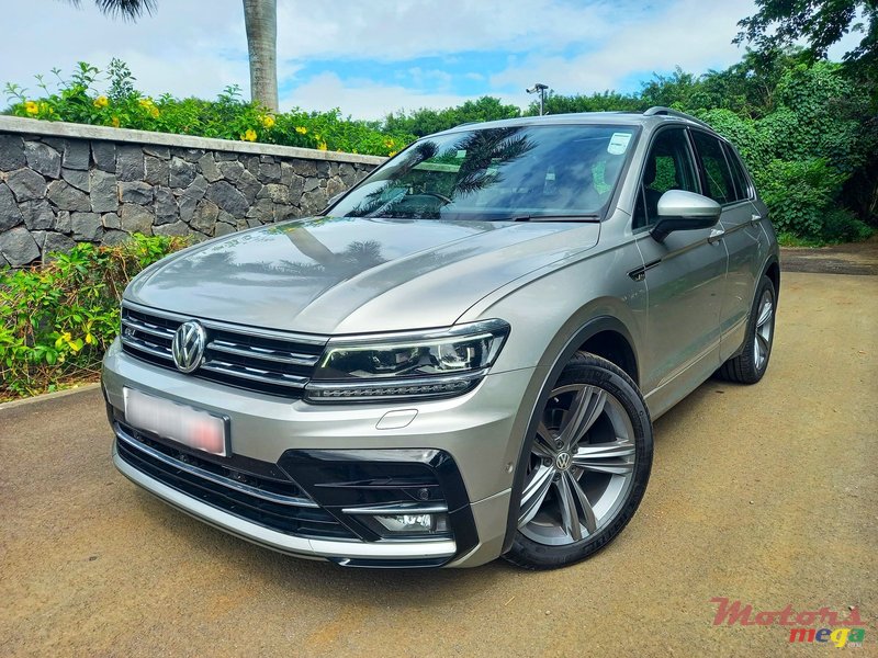 2019' Volkswagen Tiguan R-Line 1.4 photo #2