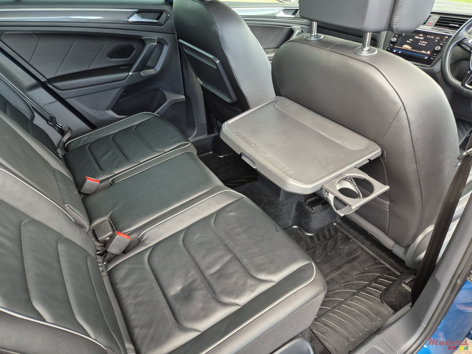 2019' Volkswagen Tiguan photo #6