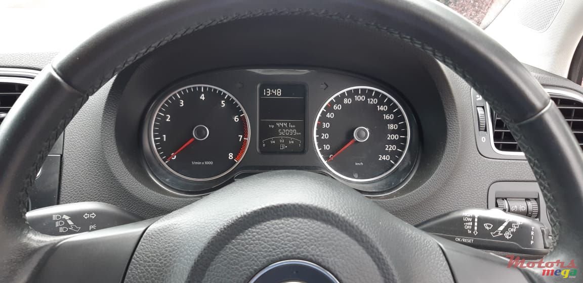2014' Volkswagen Polo photo #4