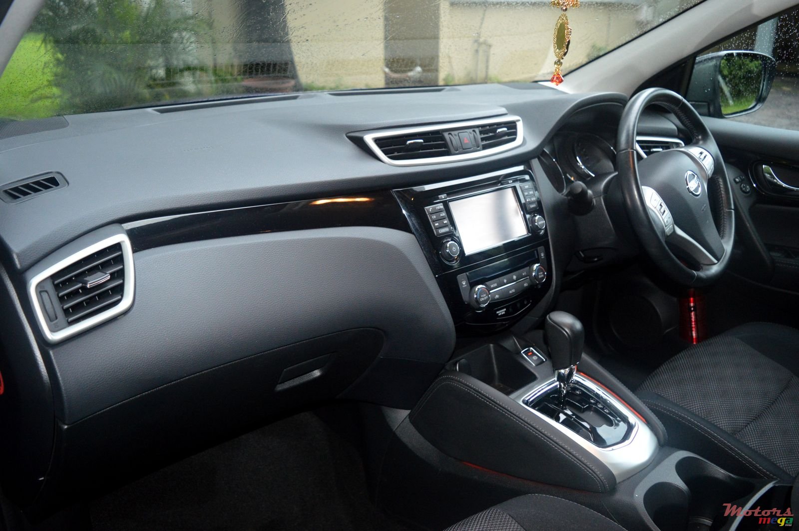 2015' Nissan Qashqai Acenta Techno photo #2