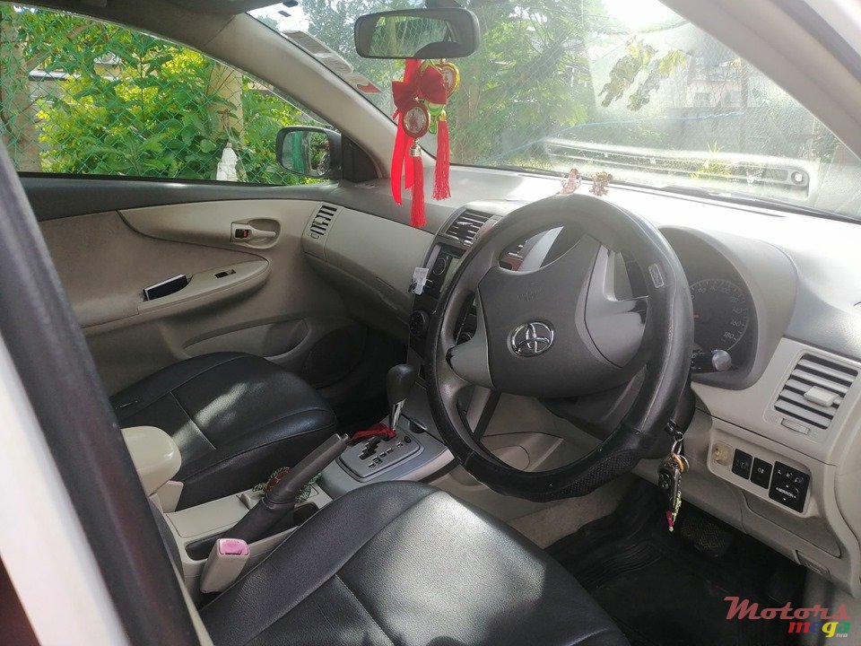 2010' Toyota Axio photo #3