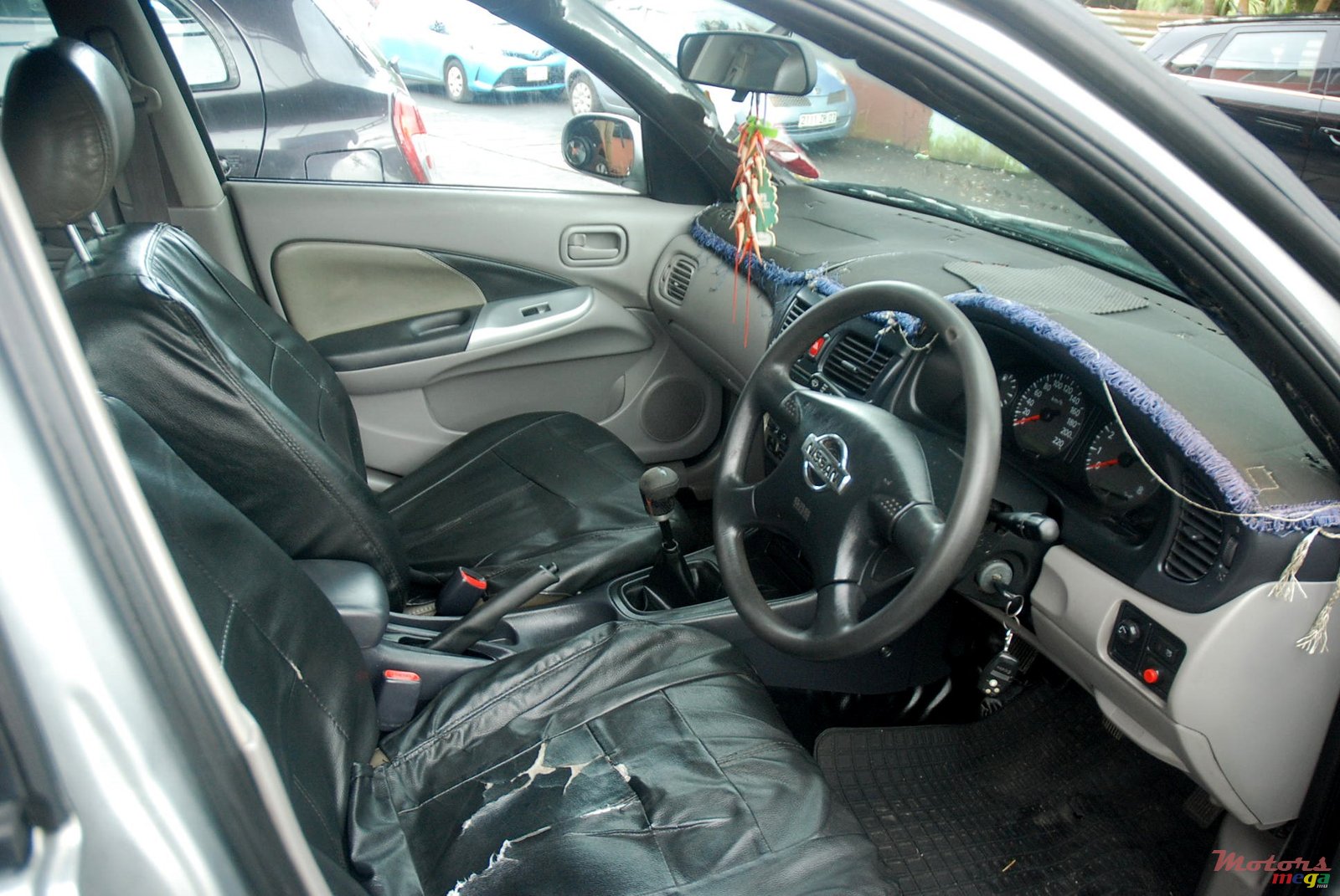 2003' Nissan Sunny photo #3