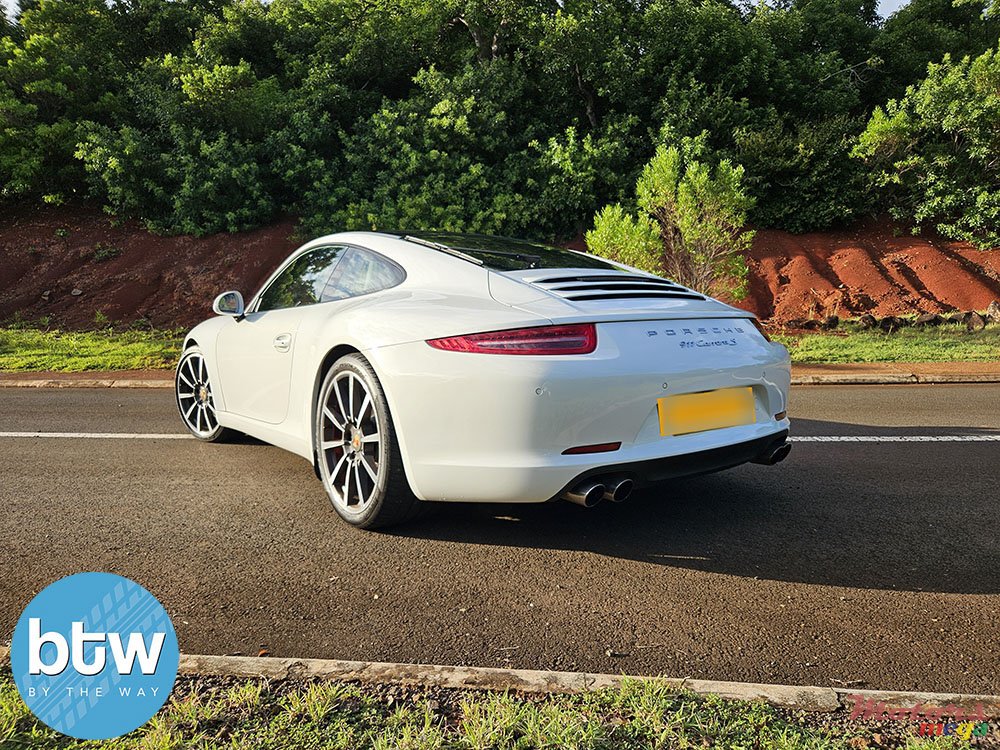 2013' Porsche Carrera 911 CARRERA S photo #3
