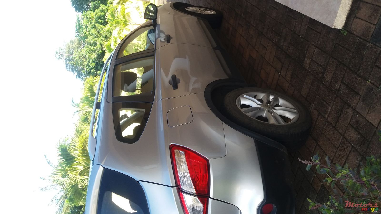 2012' Nissan Qashqai+2 photo #4