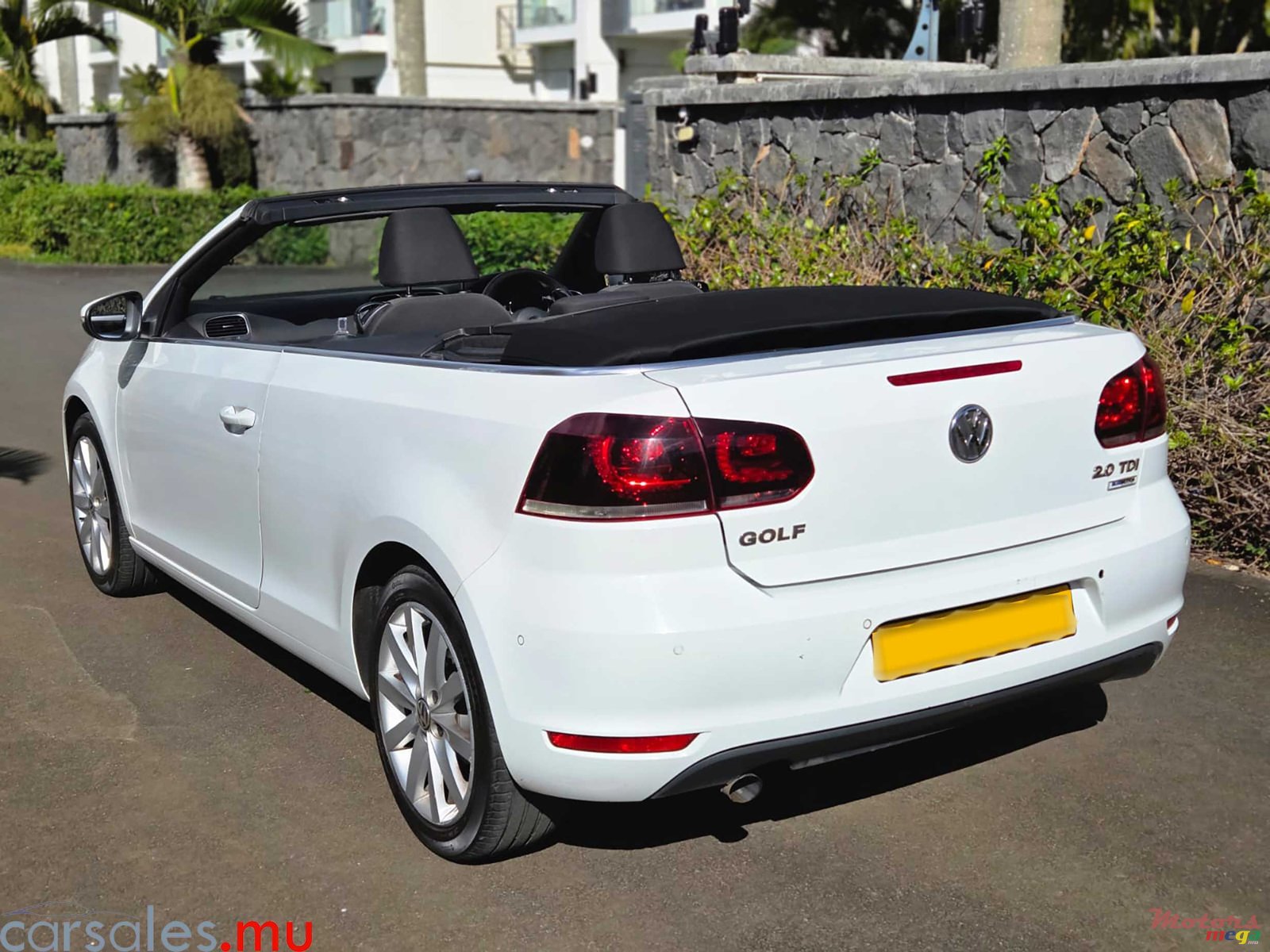 2015' Volkswagen Golf Cabriolet 2.0 TDI Bluemotion photo #3