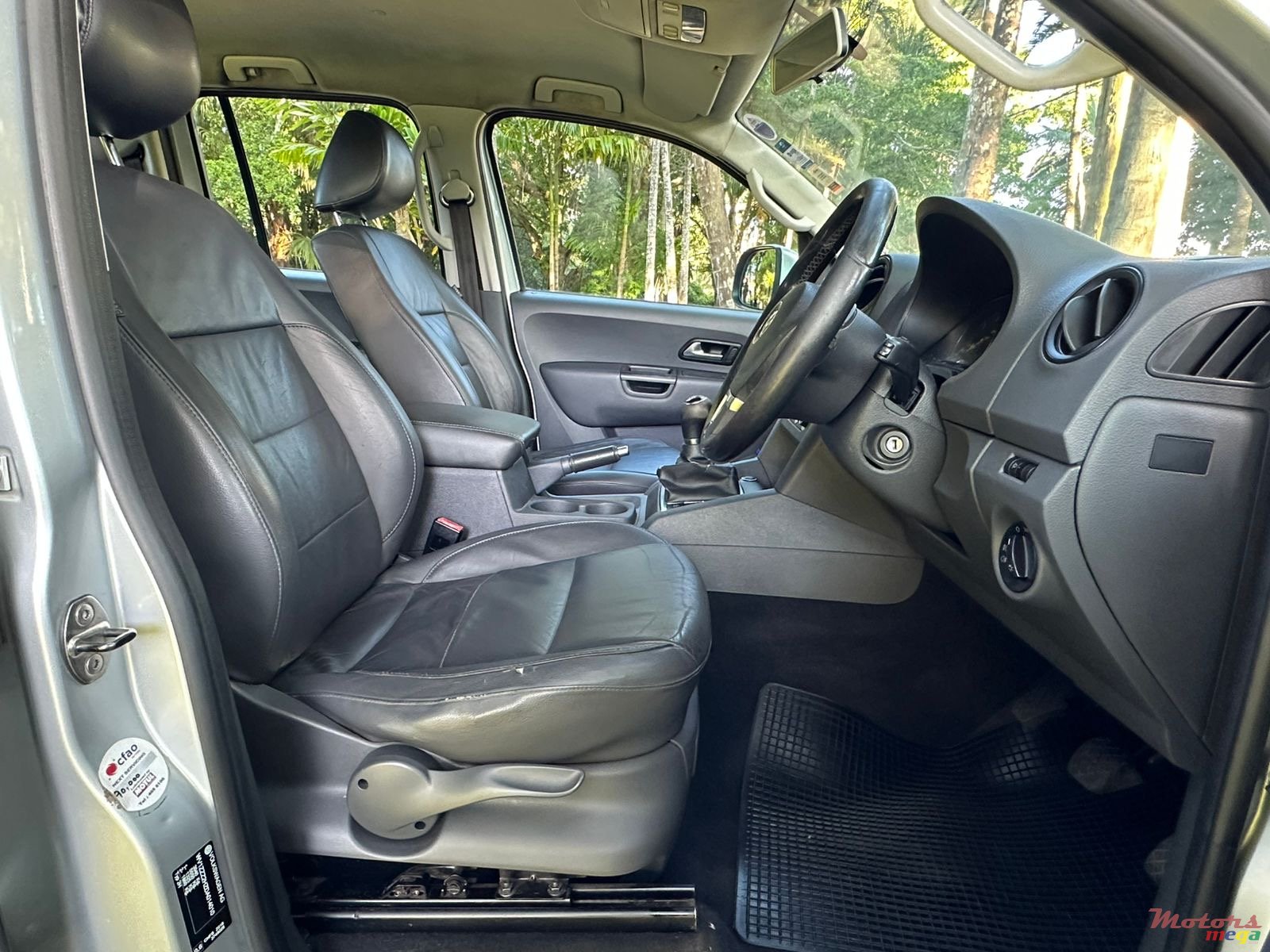 2017' Volkswagen Amarok 2x4 photo #7