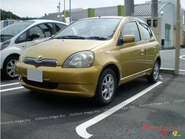 2000' Toyota Yaris vitz photo #1
