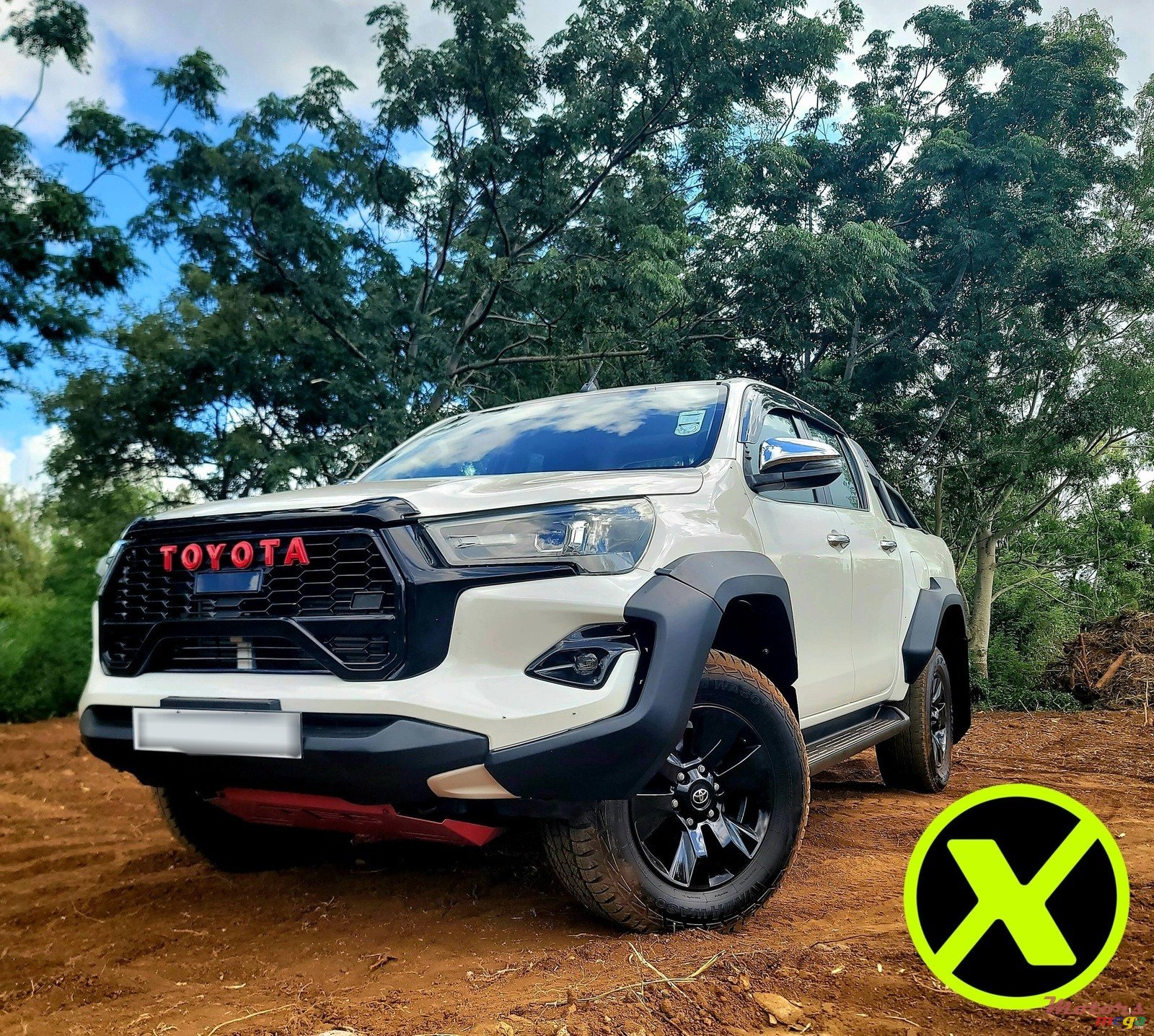 2018' Toyota Hilux photo #1