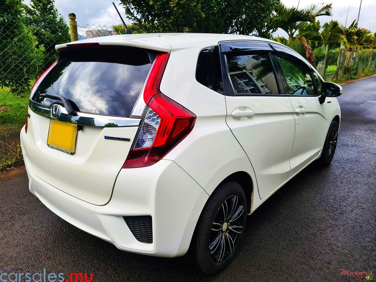 2014' Honda Fit Hybrid photo #4