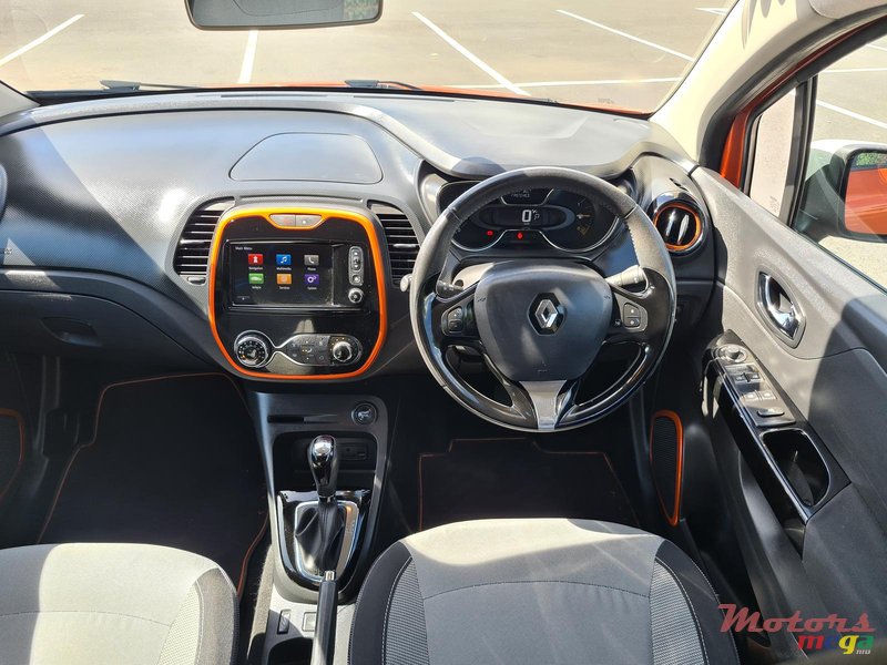 2014' Renault Captur 1.2 turbo automatic photo #5