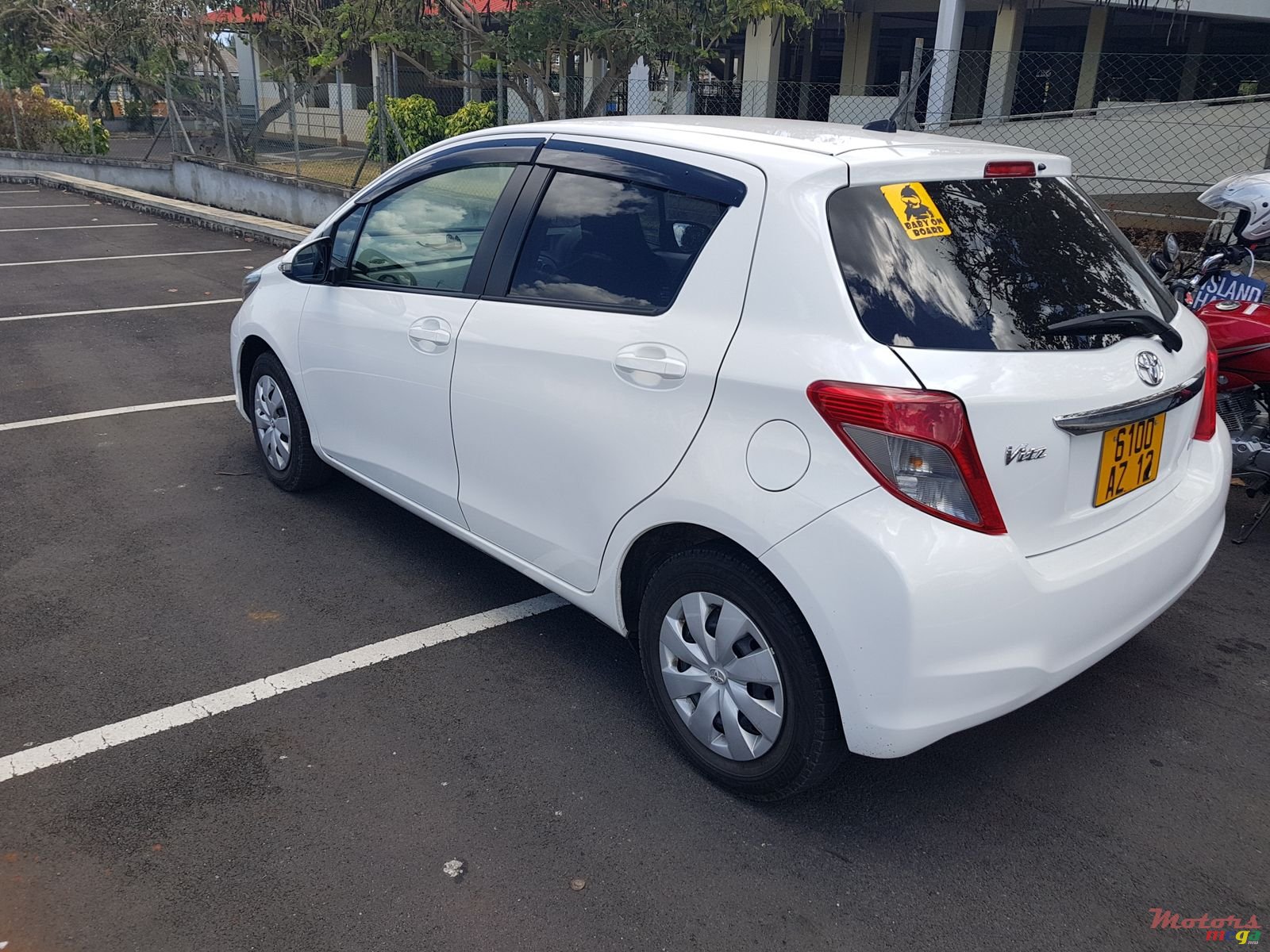 2012' Toyota Vitz Vitz 1.3 photo #2