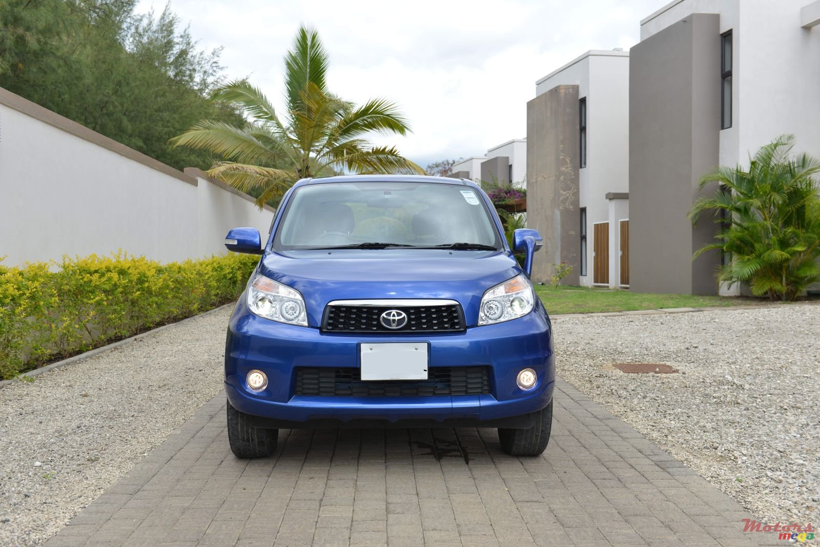 2011' Toyota RUSH photo #4