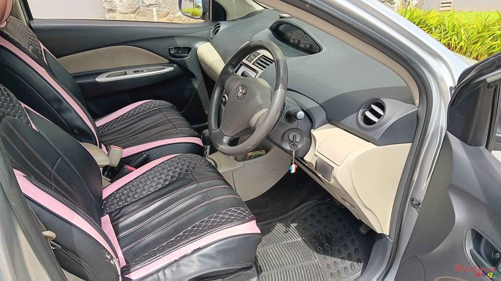 2008' Toyota Belta photo #4