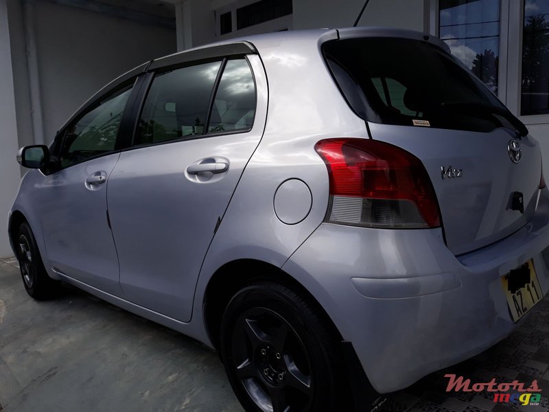 2011' Toyota Vitz photo #1