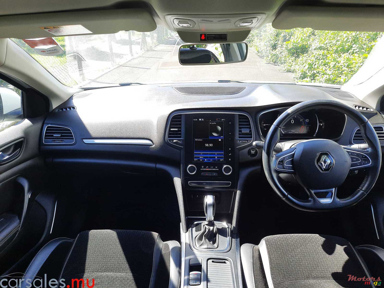 2017' Renault Megane Sedan photo #6